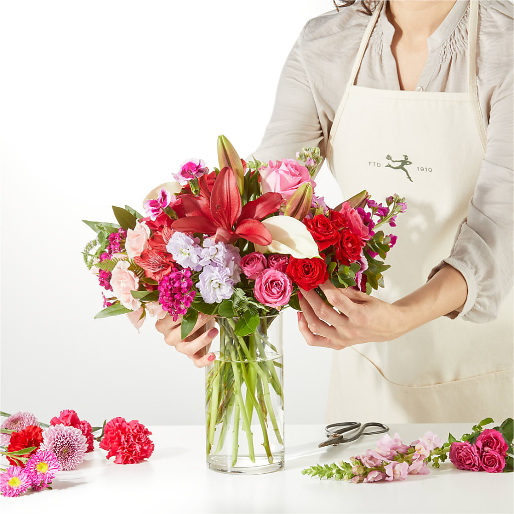 Swooning Over You - A Luxury Florist Original – VIC'S FLORAL INC, Cleveland OH