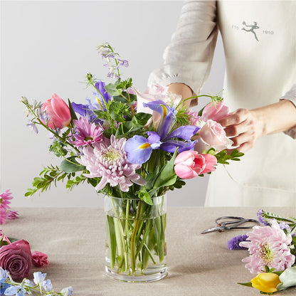 Pastel Tradition - A Florist Original – VIC'S FLORAL INC, Cleveland OH