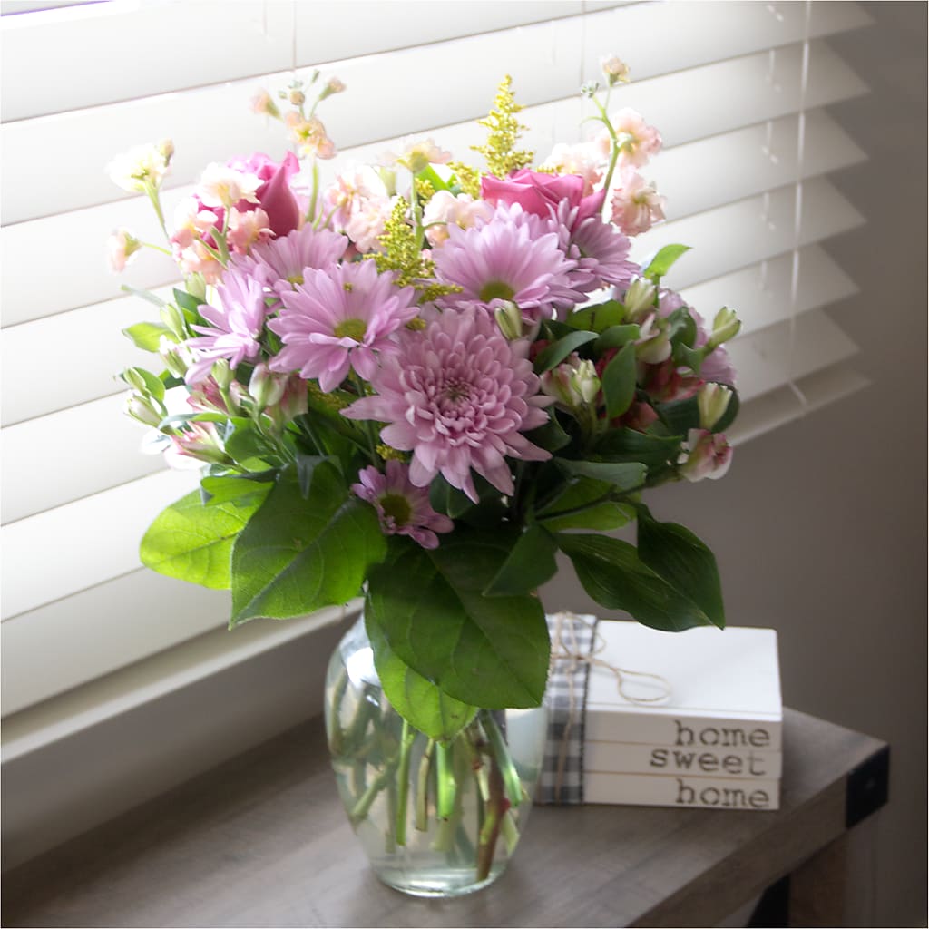 Pastel Tradition - A Florist Original – VIC'S FLORAL INC, Cleveland OH