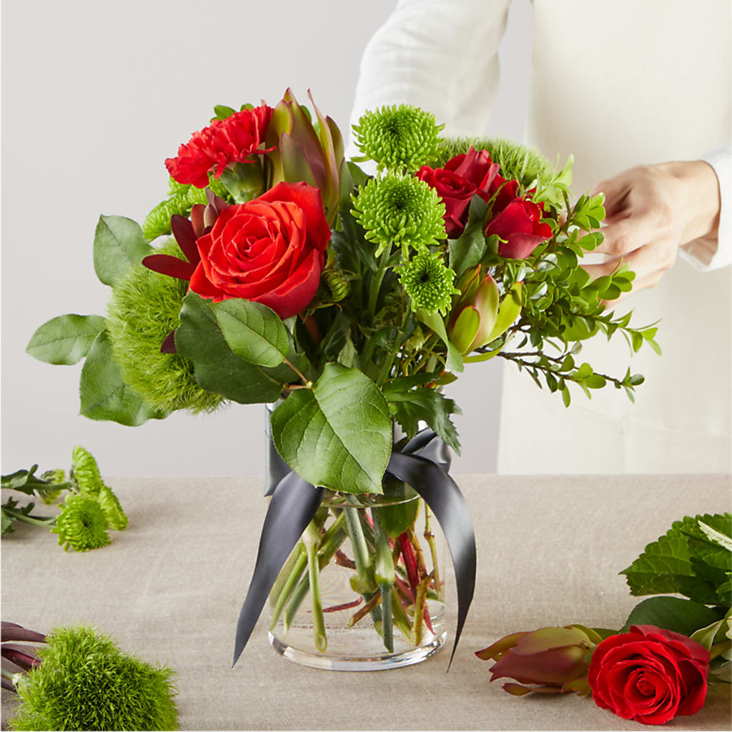 Heritage Kindle – A Florist Original – VIC'S FLORAL INC, Cleveland OH