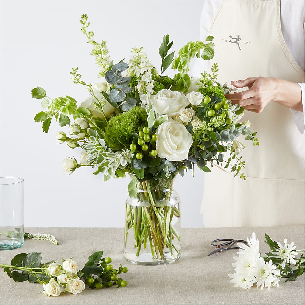 Irish Garden - A Florist Original – VIC'S FLORAL INC, Cleveland OH