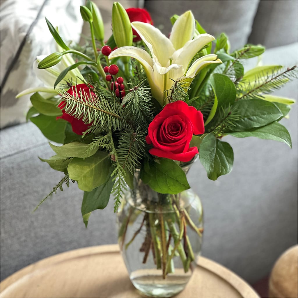 Sparkling Snowflakes Bouquet – VIC'S FLORAL INC, Cleveland OH
