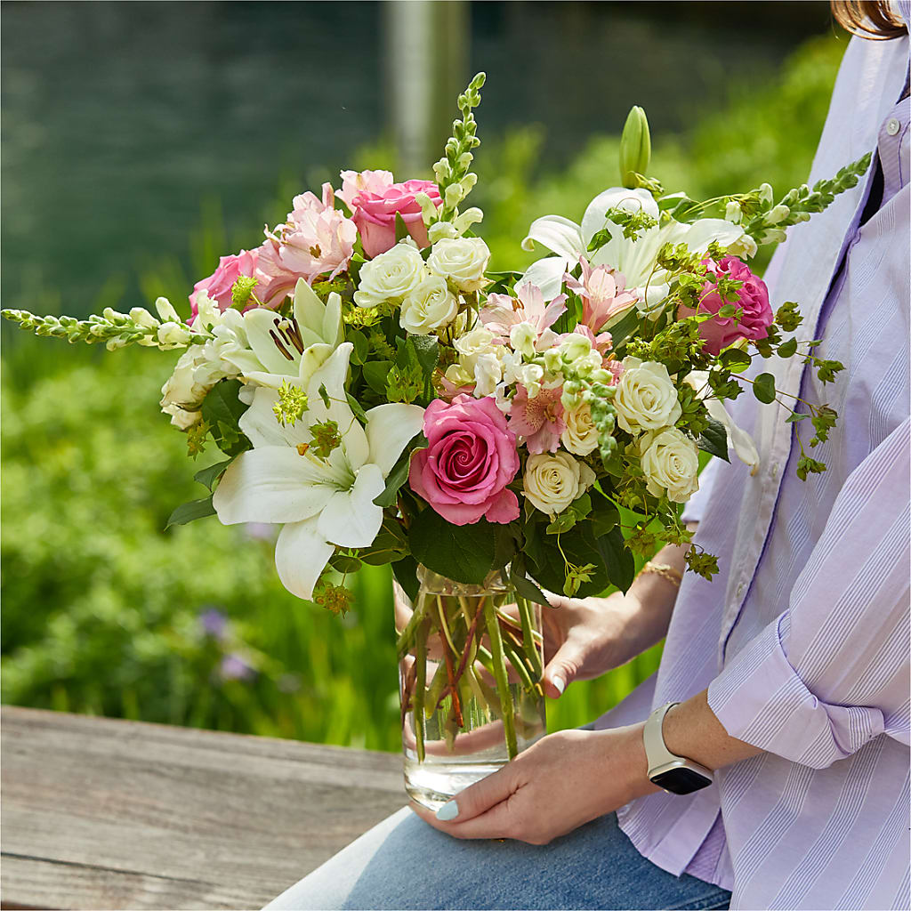 Fondly Bouquet – VIC'S FLORAL INC, Cleveland OH